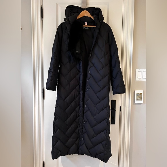 Women’s luxury brand, long down coat - Picture 1 of 7